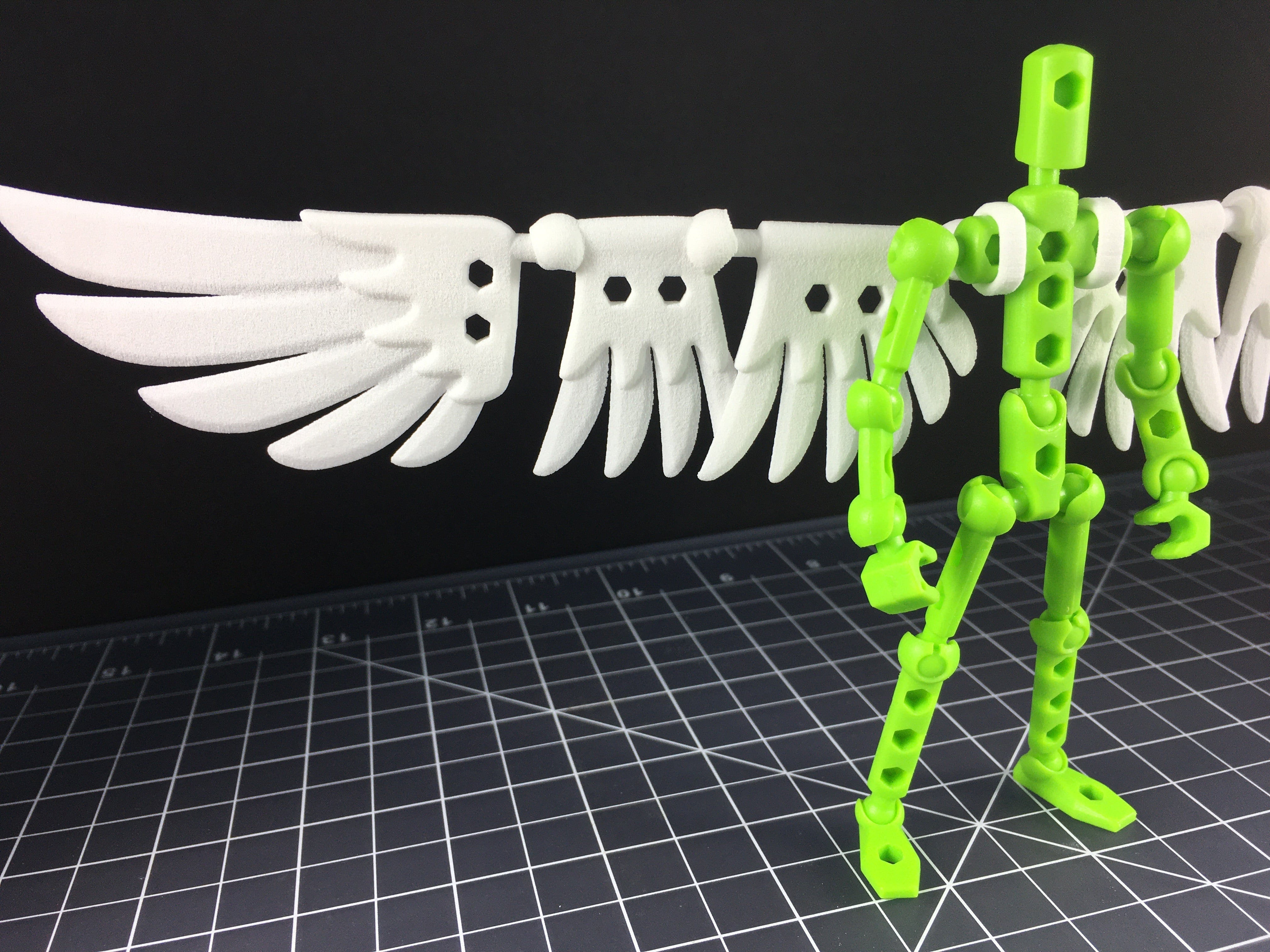 Articulated wing kit for ModiBot Mo