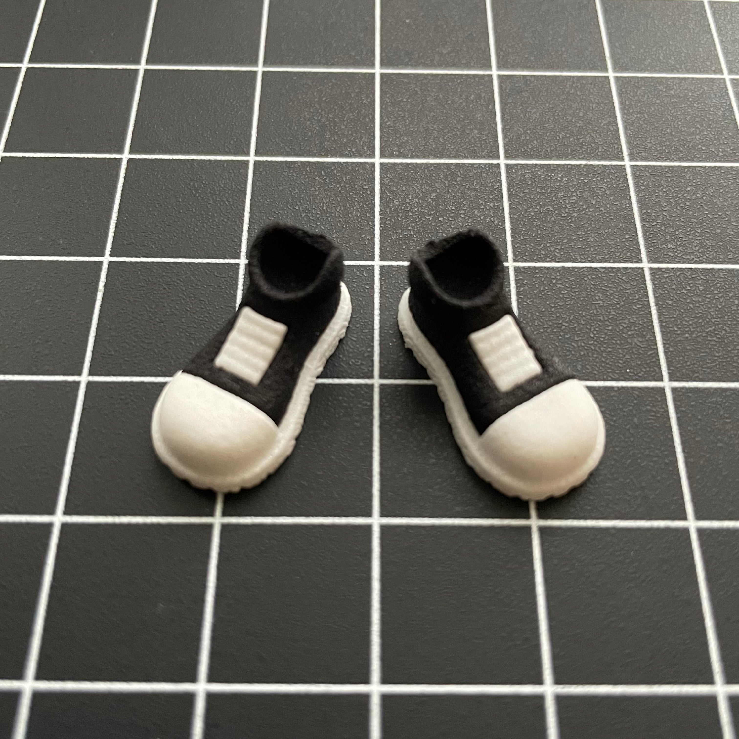 Poseable Sneaker Set for ModiBot Mo