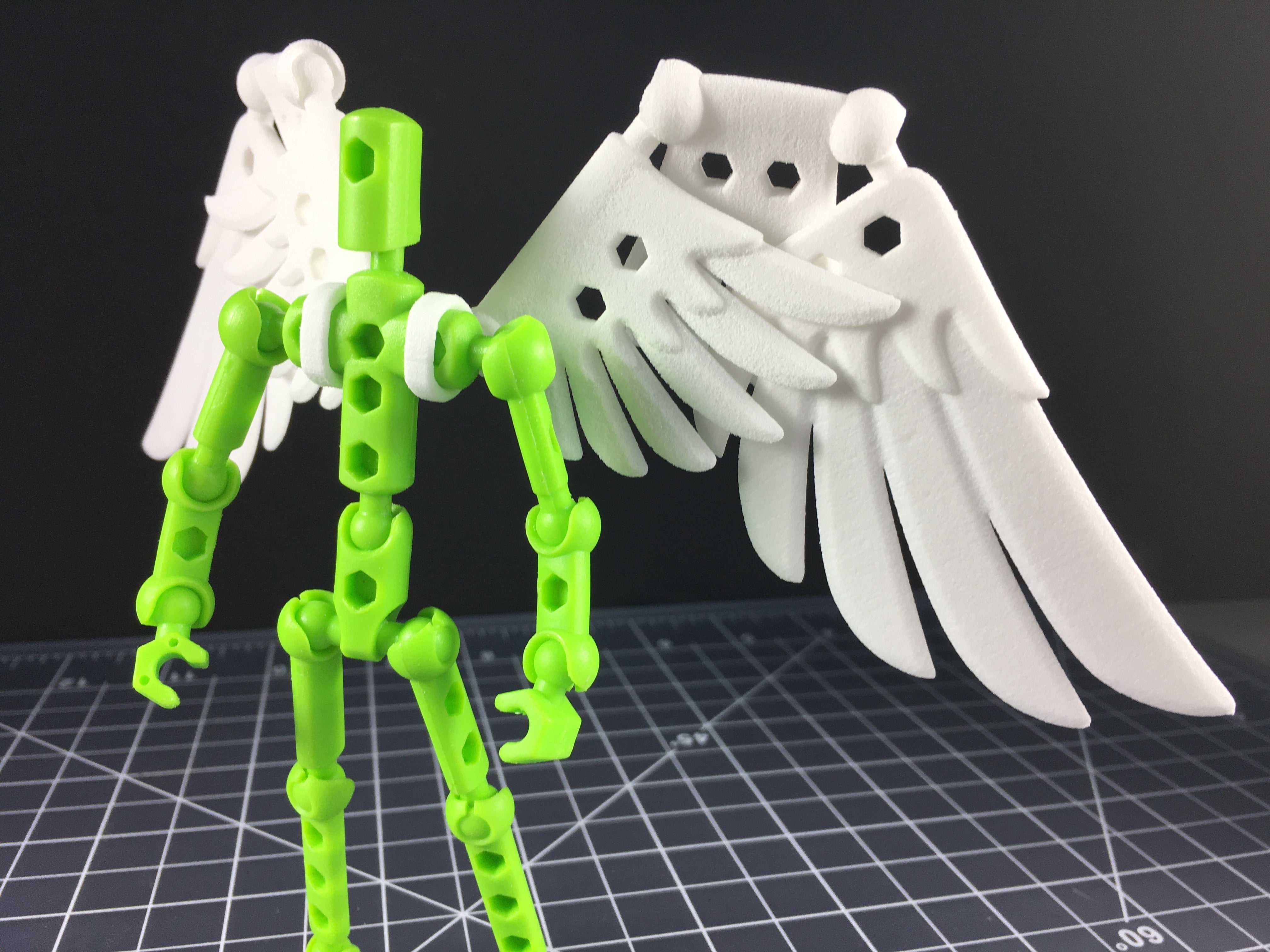 Articulated wing kit for ModiBot Mo